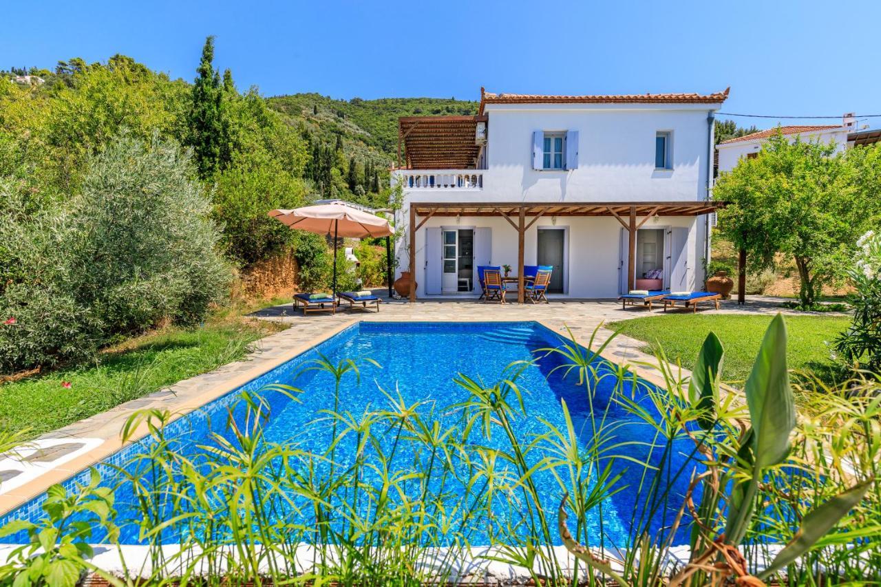 Villa Rodia With Swimming Pool On Skopelos Island Eksteriør billede